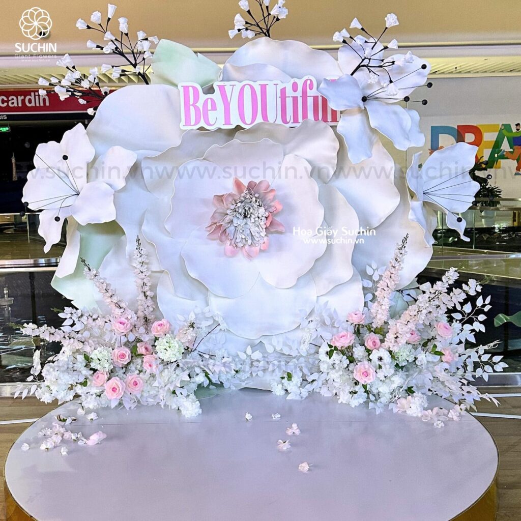 hoa khổng lồ khai trương