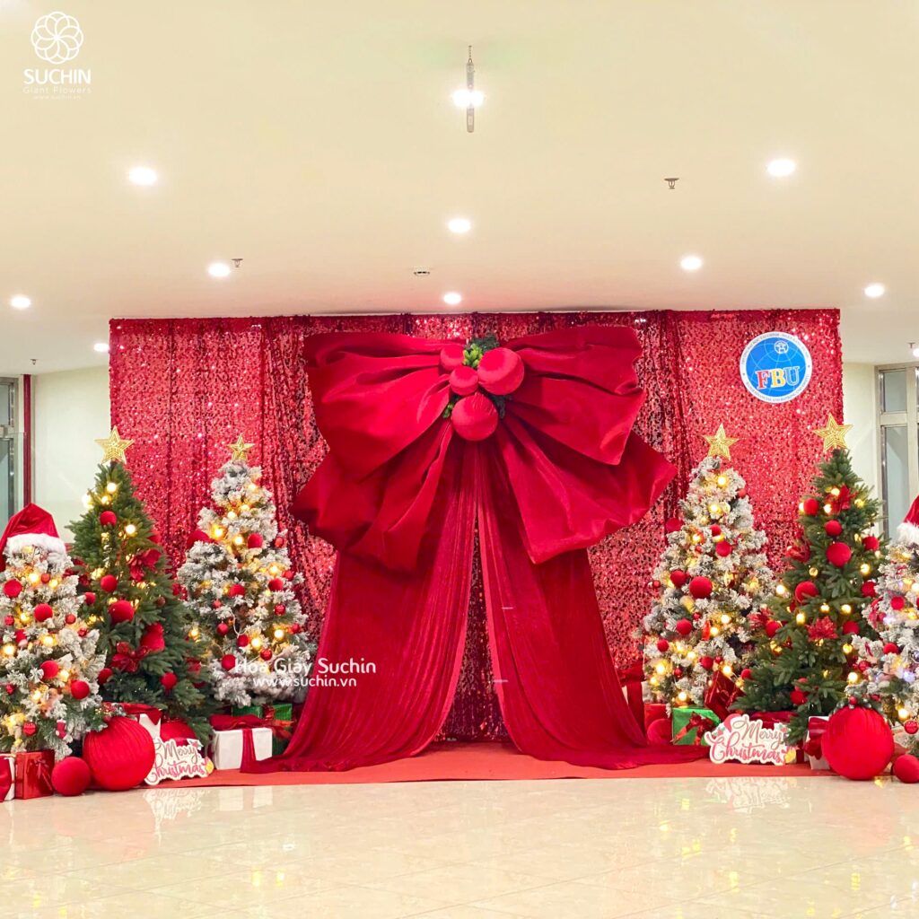 Nơ khổng lồ - ý tưởng trang trí Noel