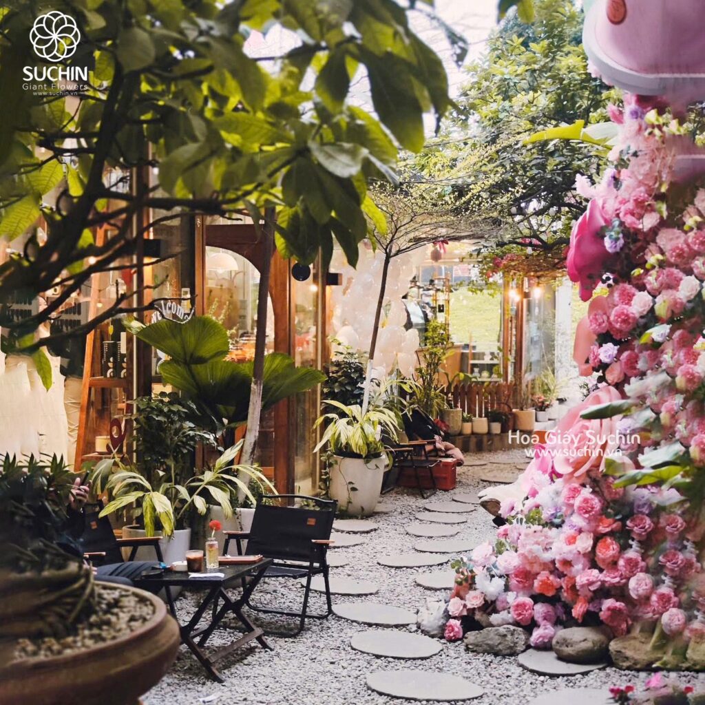 Hoa Khổng Lồ Quán Cafe