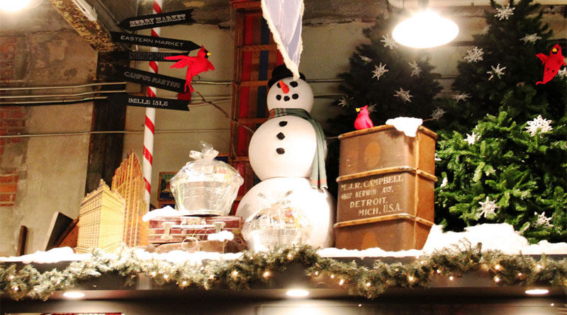 Hướng dẫn trang trí Noel trên tường cho căn nhà thêm sinh động