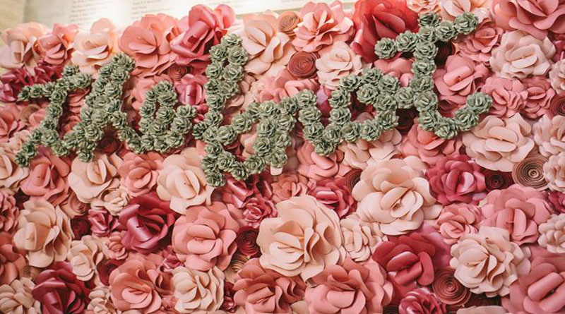 Lý do khiến backdrop hoa giấy Hà Nội thành xu hướng