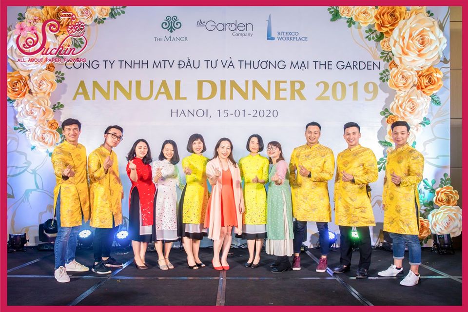 Backdrop tiệc cuối năm The Garden