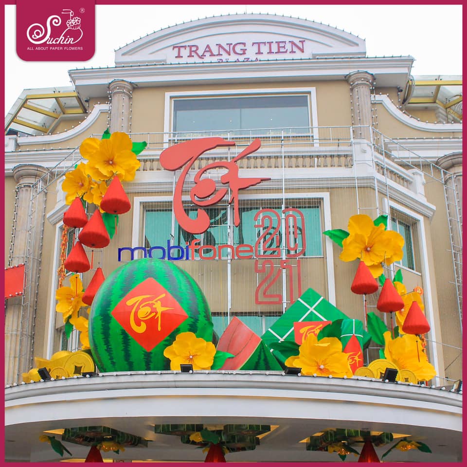 Thiết kế, trang trí Show Window cho Tràng Tiền Plaza