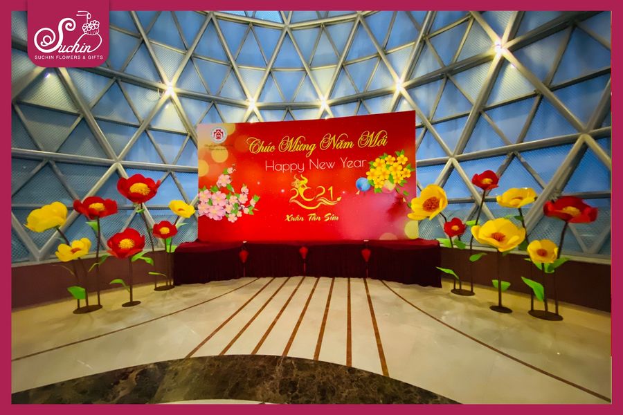 Trang trí Tết trong Bệnh viện Quân Y 108