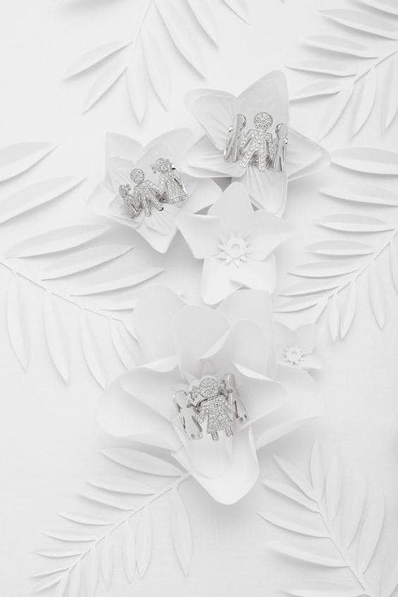 Chỉ với một màu trắng, bạn có thể decor sản phẩm chuyên nghiệp