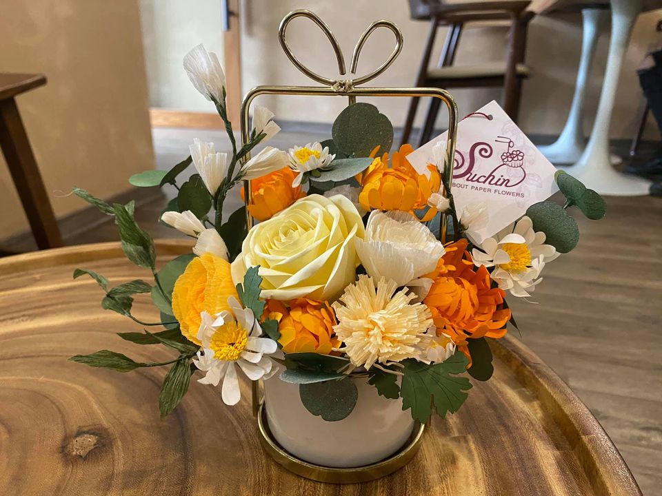 Mẫu hoa để bàn đẹp, sang trọng dùng cho công sở, phòng khách gia đình