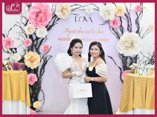 Backdrop là gì? Backdrop và background phân biệt như thế nào?