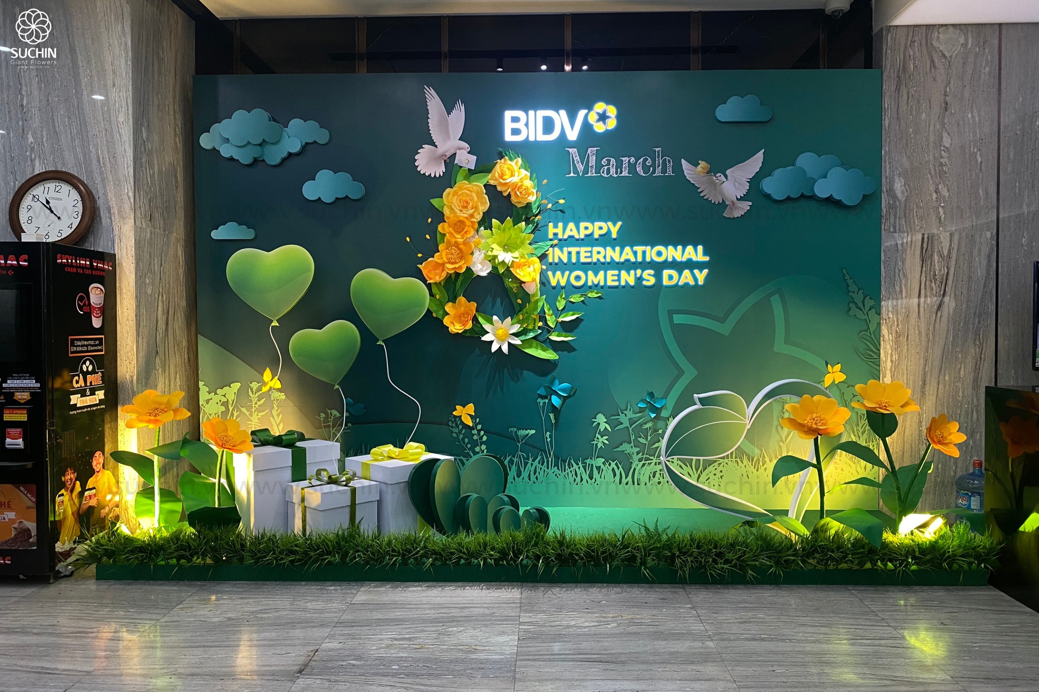 20 mẫu backdrop phá cách tạo điểm khác biệt cho thương hiệu