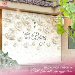 hoa khổng lồ trang trí quán cafe