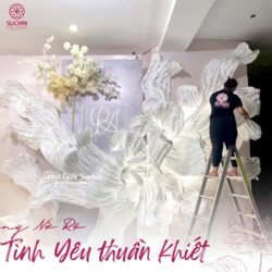 hoa trắng trong đám cưới
