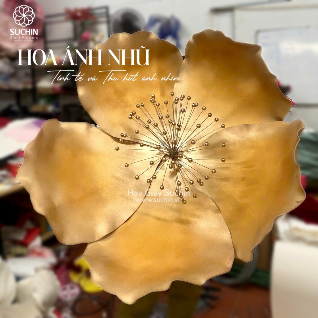 hoa ánh nhũ khổng lồ